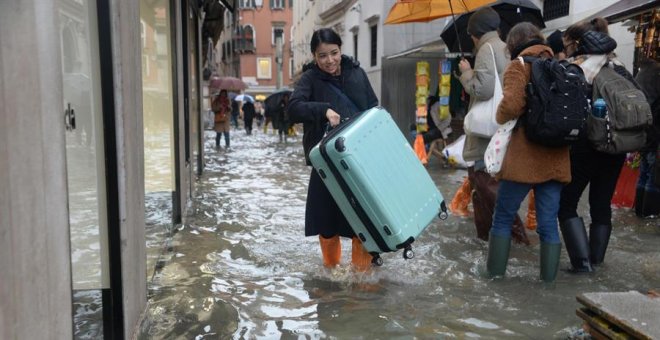 Venecia recobra poco a poco la calma pero se prevén nuevas inundaciones
